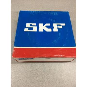 NEW IN BOX SKF SPHERICAL ROLLER BEARING 22226 EK