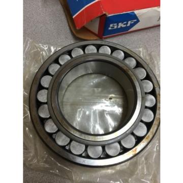 NEW IN BOX BOX SKF SPHERICAL ROLLER BEARING 22215 E