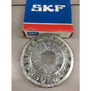 NEW IN BOX SKF EXPLORER BEARING 22226 E/C3 SPHERICAL ROLLER BEARING