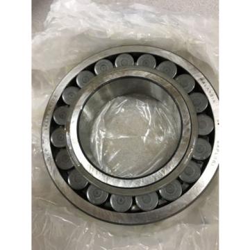 NEW IN BOX SKF EXPLORER SPHERICAL ROLLER BEARING 22220 EK/C3