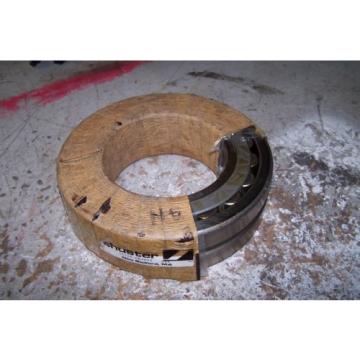 NEW SHUSTER 22224-CKJW33 SPHERICAL ROLLER BEARING