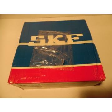 SKF 23224 CC/W33  Spherical Roller Bearing 120mm Bore, 215mm OD, 76mm Width NIB