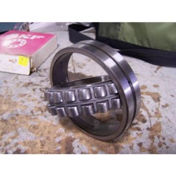 NEW SKF 22215 CJC2W33 SPHERICAL ROLLER BEARING