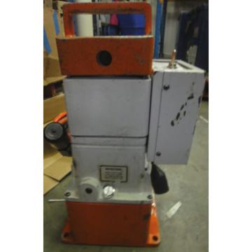 T&amp;B Thomas &amp; Betts 13600 Hydraulic 10,000 PSI Hose &amp; Case O4 Pump