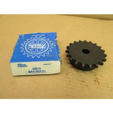 NIB MARTIN 40B19 ROLLER SPROCKET 40 B 19 5/8&#034; PLAIN BORE 19 TOOTH 2-1/2&#034; HUB OD